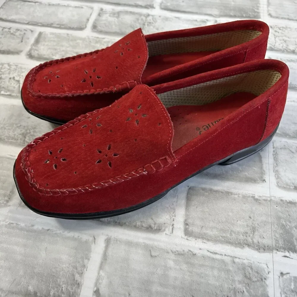 Valley Lane Women's Size 7 Red Suede Leather Perforated Moccasin Loafers Vintage